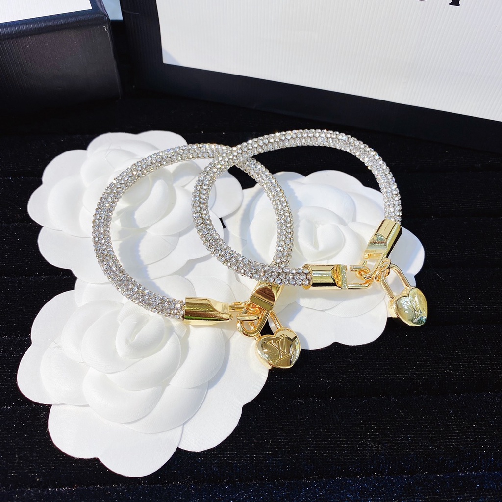 Vòng tay nữ đính đá móc khoá và logo cao cấp Ròm House phụ kiện lắc tay trang sức thời trang đẹp sang chảnh