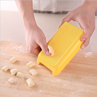 Dụng cụ làm mì nui