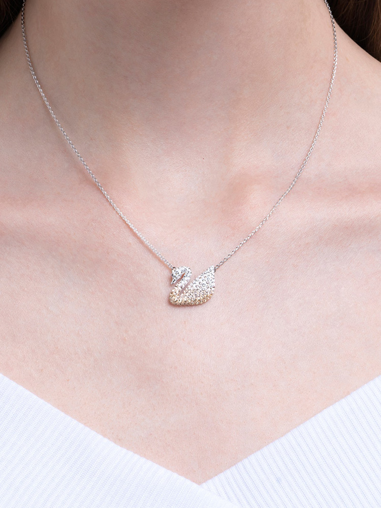 FLASH SALE 100% Swarovski Dây Chuyền Nữ ICONIC SWAN Thiên nga màu Gradient FASHION Necklace trang sức đeo Trang sức