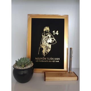 Tranh Cầu thủ Nguyễn Tuấn Anh -chất liệu vàng 24k
