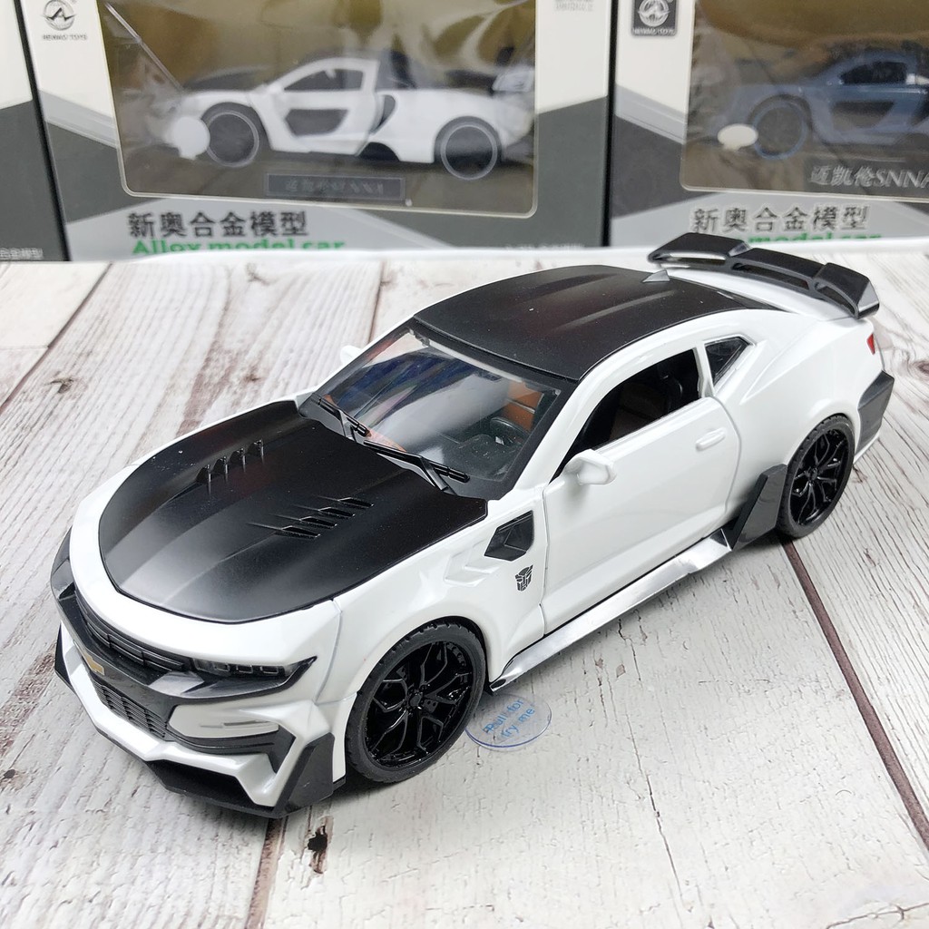 Xe mô hình tĩnh Chevrolet Camaro Bumblebee Transfomer tỉ lệ 1:24 bằng sắt, có đèn và âm thanh