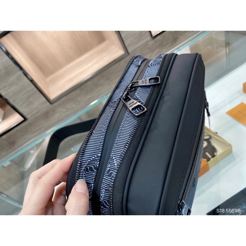 Túi máy ảnh Louis Vuitton LV cao cấp chi tiết làm tỉ mỉ có khóa kéo tiện lợi thời trang