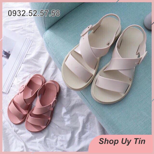 Sandal nhựa dẻo