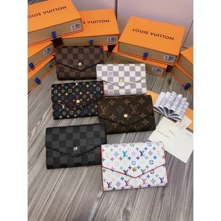 Ví lv bìa thư size 15cm cầm vừa tay lắm ạ