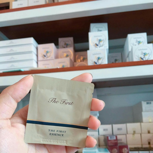 Sale com bo 10 gói  Tinh dầu dưỡng tái sinh da Ohui the first