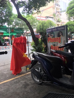 Áo cờ dỏ sao vàng
