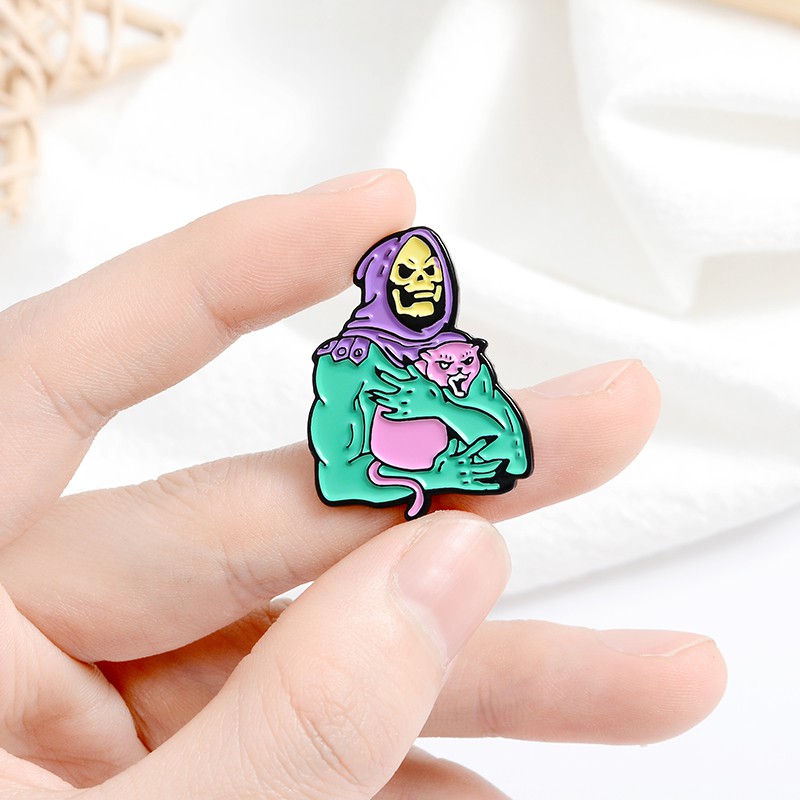 Ghim cài QIHE JEWELRY trang trí hình tử thần ôm mèo hoạt hình dễ thương cho bạn bè