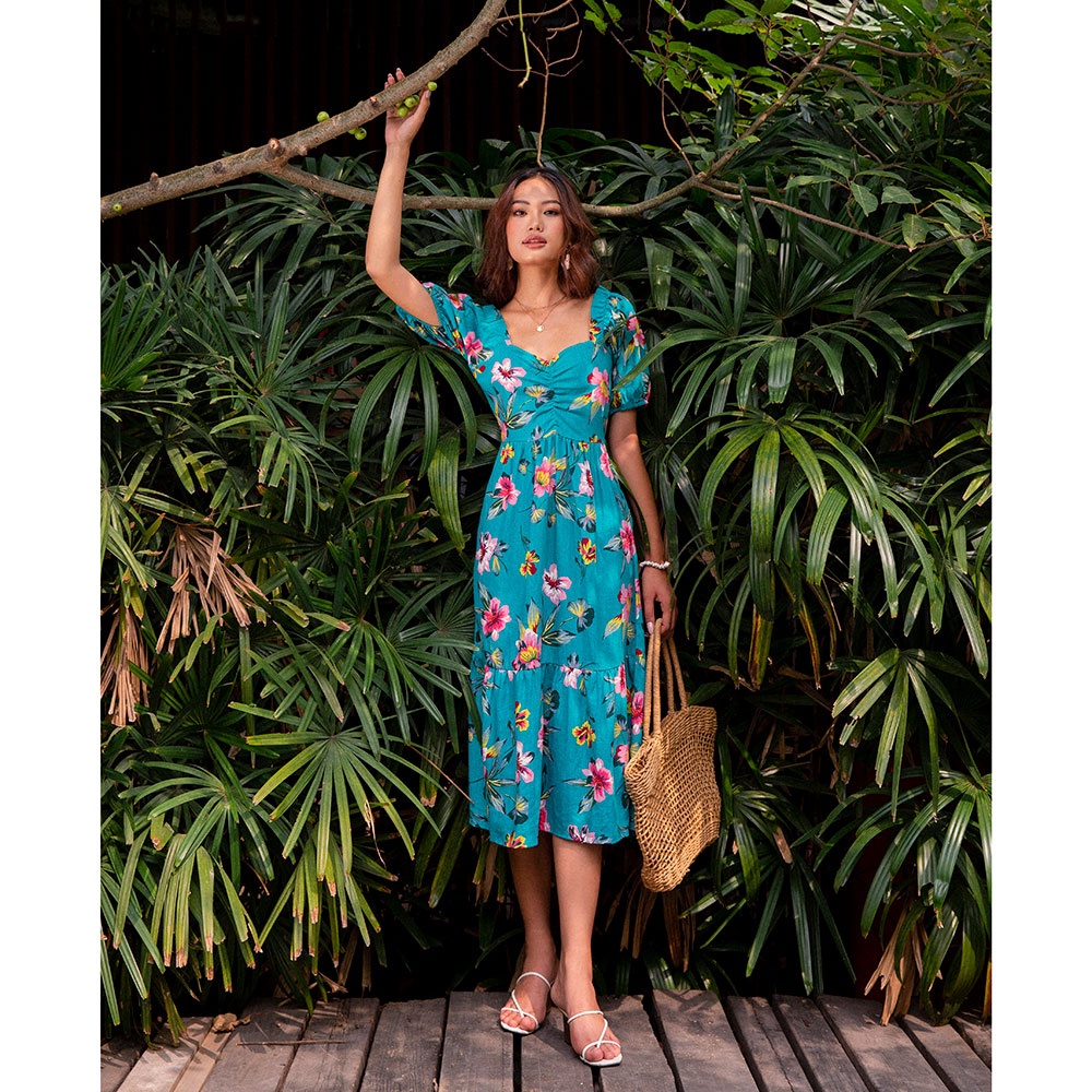 Đầm midi nhún ngực YV LE &amp; CO vải linen màu xanh họa tiết tropical nữ tính nổi bật
