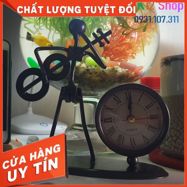 Đồng hồ để bàn sáng tạo. Trang trí để bàn phiên bản nghệ sỹ guitar kết hợp đồng hồ đồ độc đáo. Quà tặng ý nghĩa.