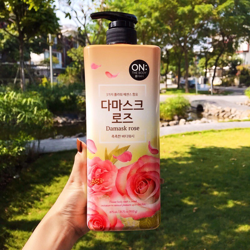 Sữa Tắm On The Body Hàn Quốc, Chai 900ml, Giúp Lưu Giữ Mùi Thơm Quyến Rũ, Da Luôn Trắng Sáng Mịn