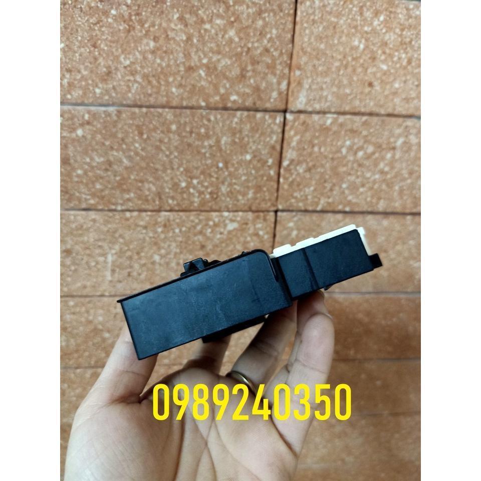 Công tắc khóa cửa máy giặt LG 9kg FC1409S3W chính hãng