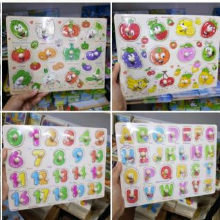 Bảng gỗ có núm cho bé