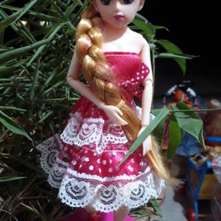 Búp bê tiểu thư xinh đẹp