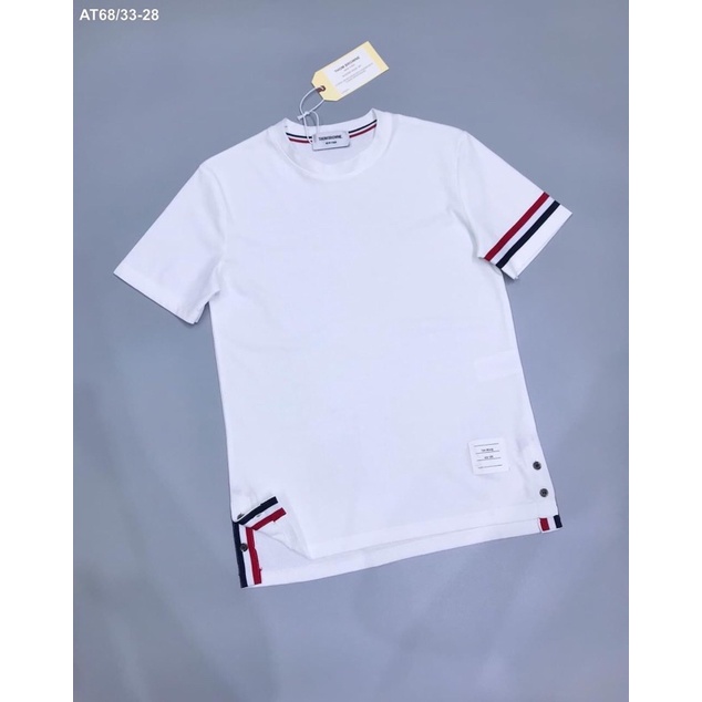 áo phông khách chốt trên live