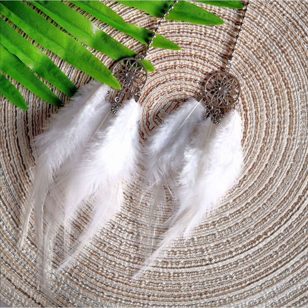 Vòng bắt giấc mơ đính lông vũ treo trang trí xe hơi