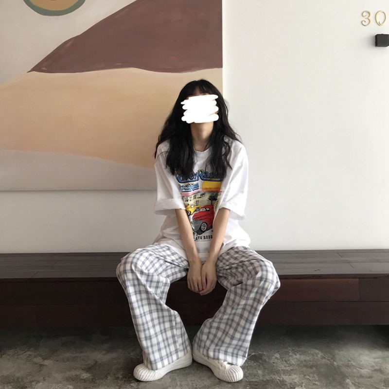 Set bộ nữ Bape gồm áo thun form rộng họa tiết ô tô mix quần kẻ caro trắng (freesize)