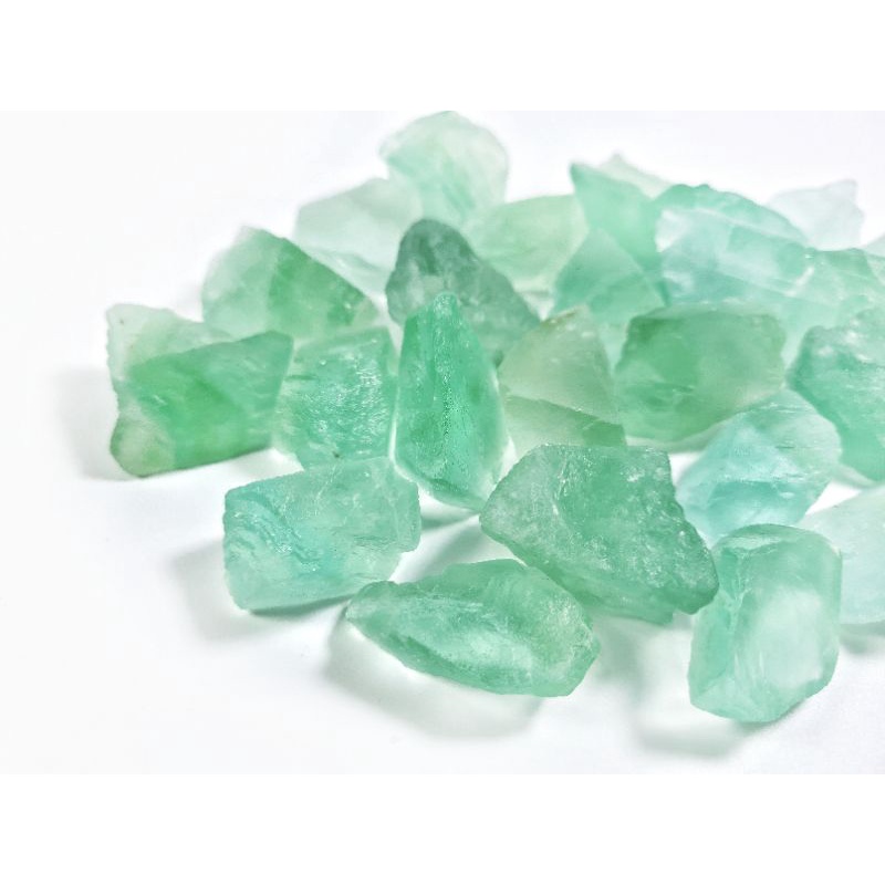 Đá thô tự nhiên Fluorite xanh bạc hà có 2 kích cỡ lựa chọn dùng thanh tẩy bài, làm handmade..
