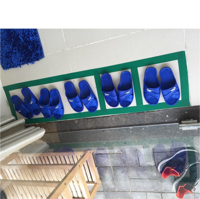 Dép nhựa cho bé mầm non
