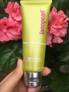 Kem tẩy tế bào chết Lanopearl Refining & Exfoliating Scrub 100ml