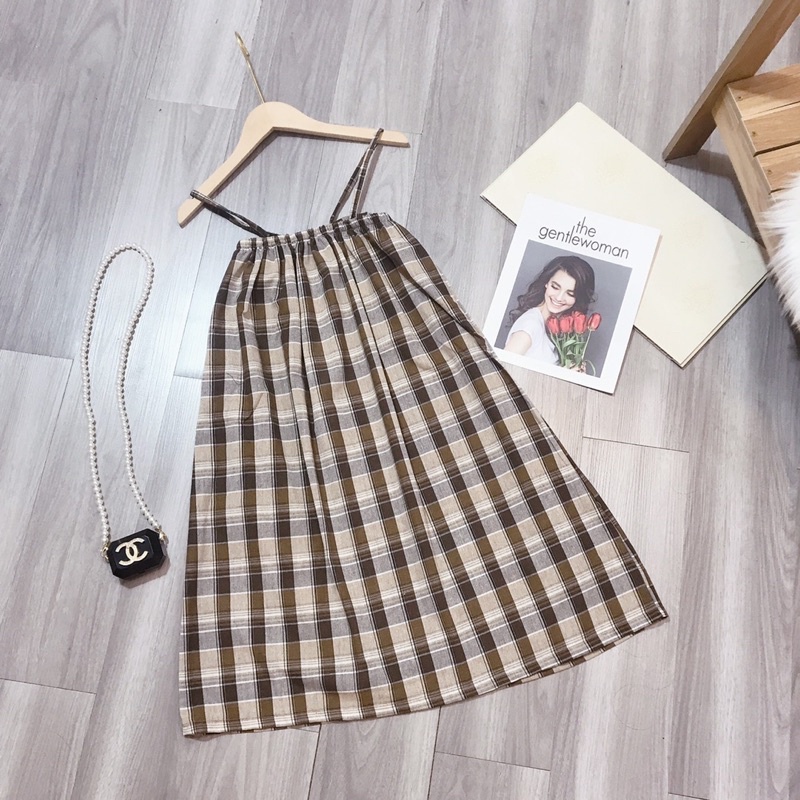 Váy yếm xoè kẻ caro nâu 2 dây hở vai chữ A chất thô mềm chun lưng