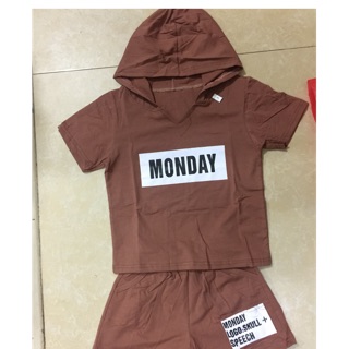 4 bộ monday có mũ
