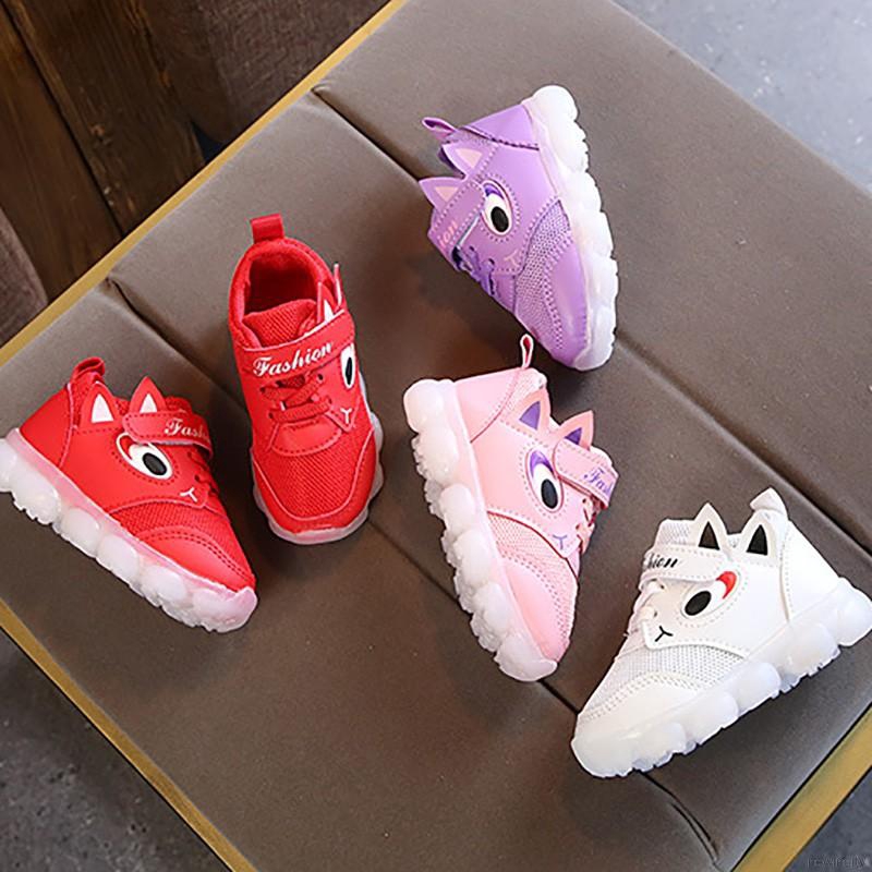 Giày thể thao có đèn LED phát sáng lấp lánh cho bé