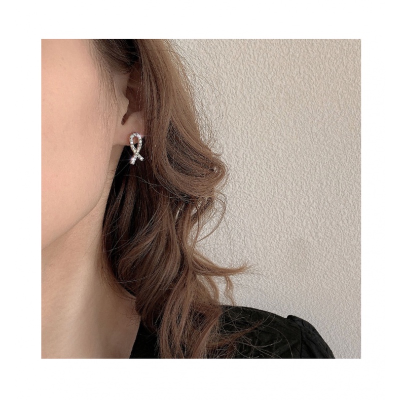 Bông Tai Hình Chữ Thập Đính Kim Cương Nhỏ Và Đơn Giản Cá Tính Dành Cho Nữ