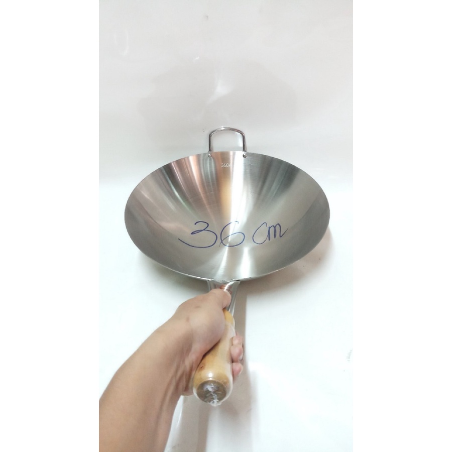 CHẢO (QUÁNH)INOX CÁN GỖ 36CM TẶNG KÈM 1 DAO PHAY.