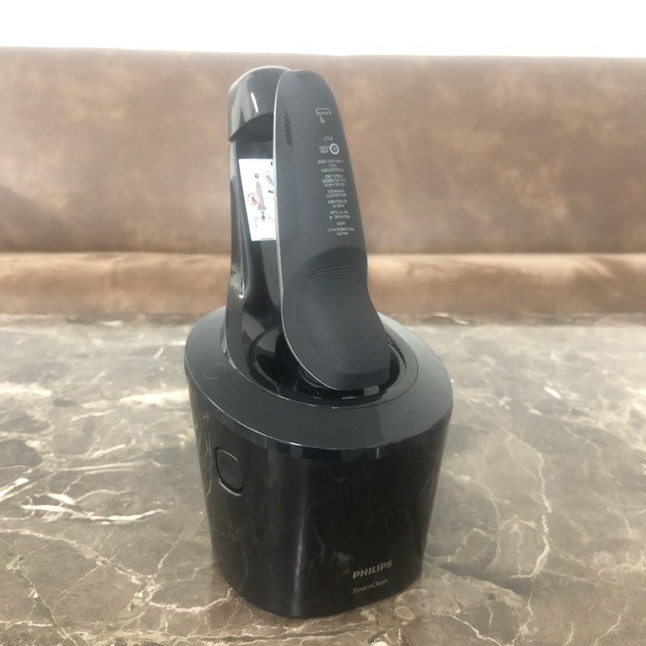 Máy cạo râu khô và ướt cao cấp thương hiệu Philips Norelco S9311/84 - BẢO HÀNH 2 NĂM