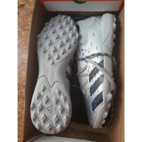 ️⚽ Giày bóng đá sân cỏ nhân tạo Predator Freak. có dây, size 🏈️