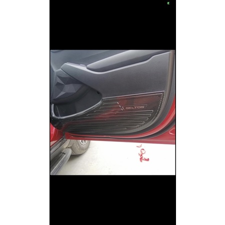 Ốp chống xước Tapli cánh cửa cacbon xe Kia Seltos 2020- 2021- 2022 vân Carbon cao cấp