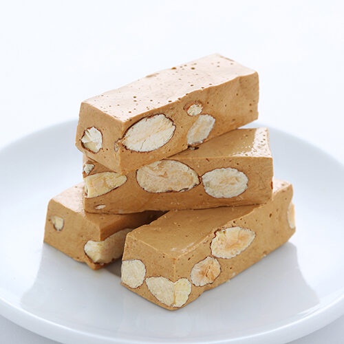 Quà tặng kẹo nougat cho khách hàng thân thiết của Bếp Meli