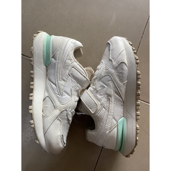 Giày chính hãng đã qua sử dụng