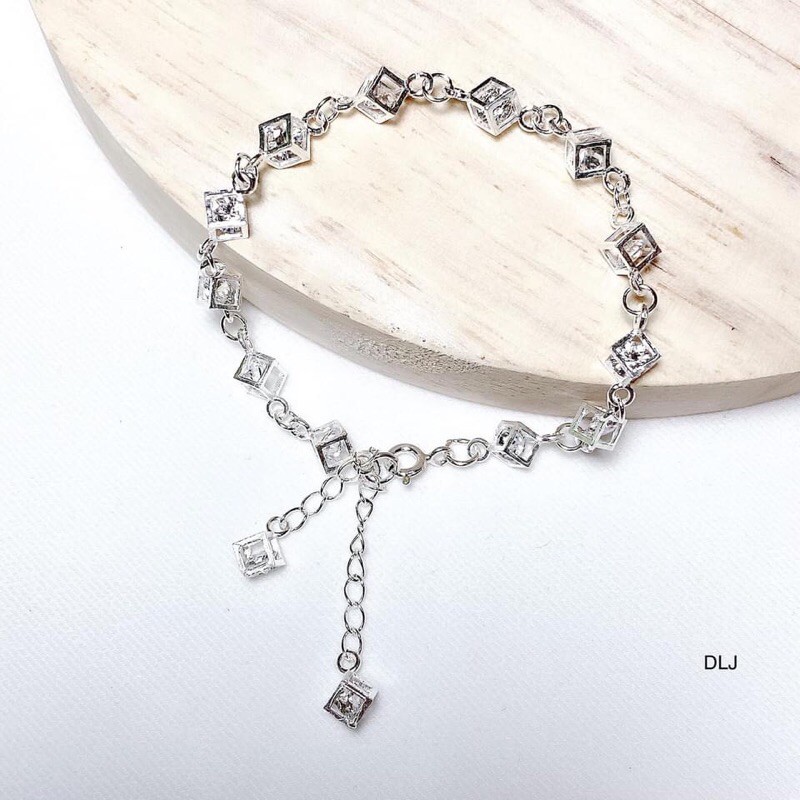 LẮC TAY HỘP RUBIC BẠC TA CHO NỮ