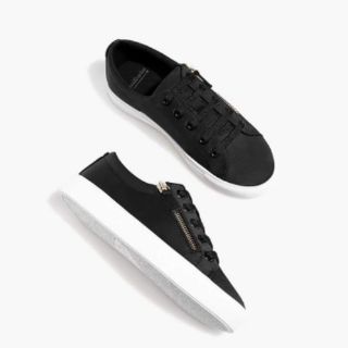 Giày Stradivarius Black plimsolls with zip