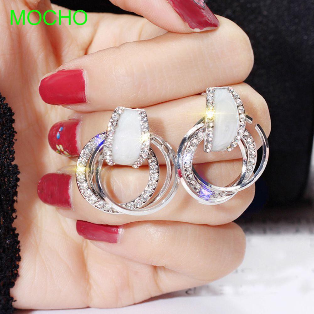 Khuyên tai kiểu dáng độc đáo thời trang cho nữ