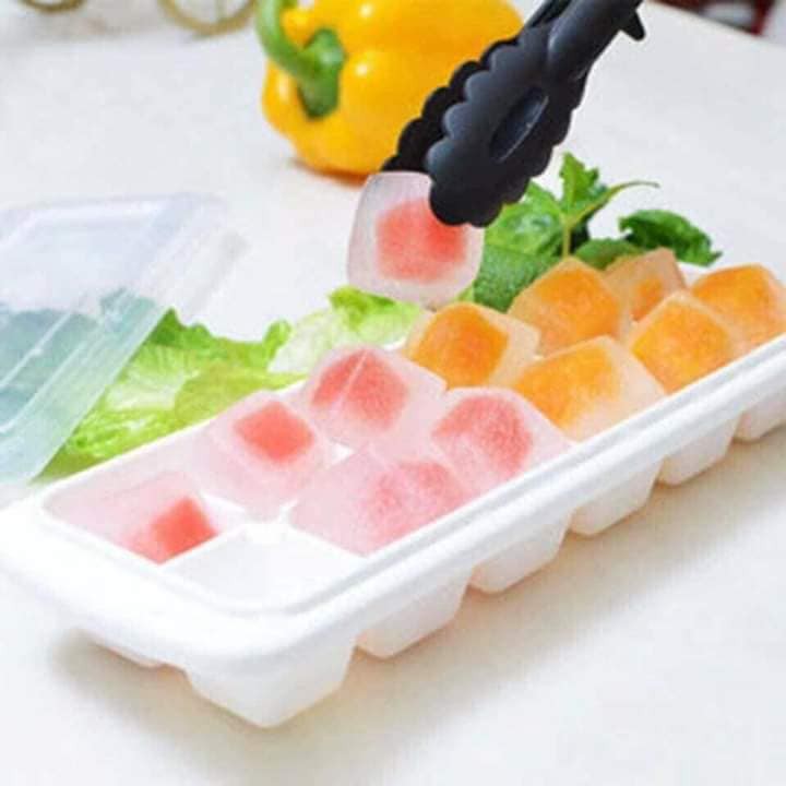Khay làm đá có lắp đậy