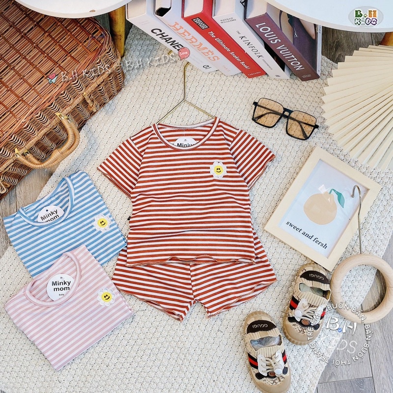 NT017 Bộ cộc tay cotton thun tăm Minky Mom sọc dệt thêu hoa cúc xinh xắn cho bé gái