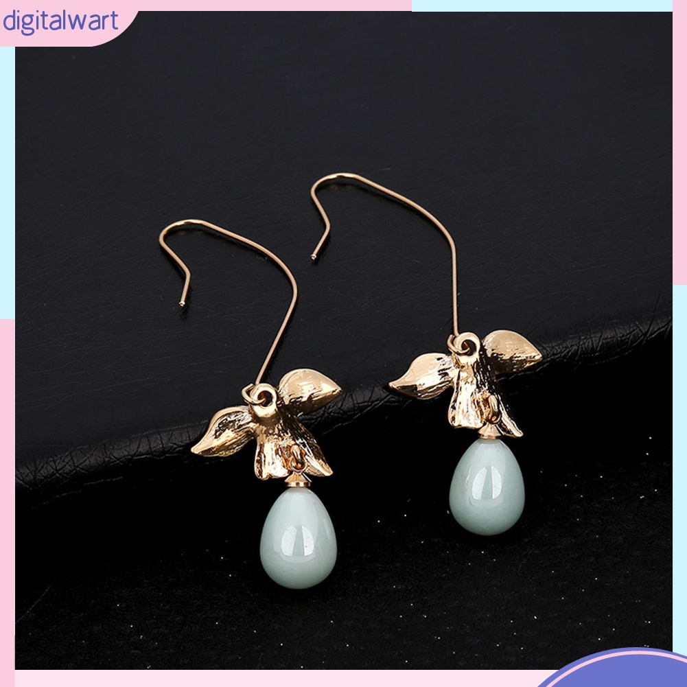 Đôi bông tai dáng dài phối lá đính ngọc trai giả sang trọng cho nữ