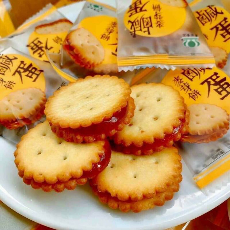 Bánh Quy Nhân Trứng Muối Dẻo Đài Loan Gói 180g