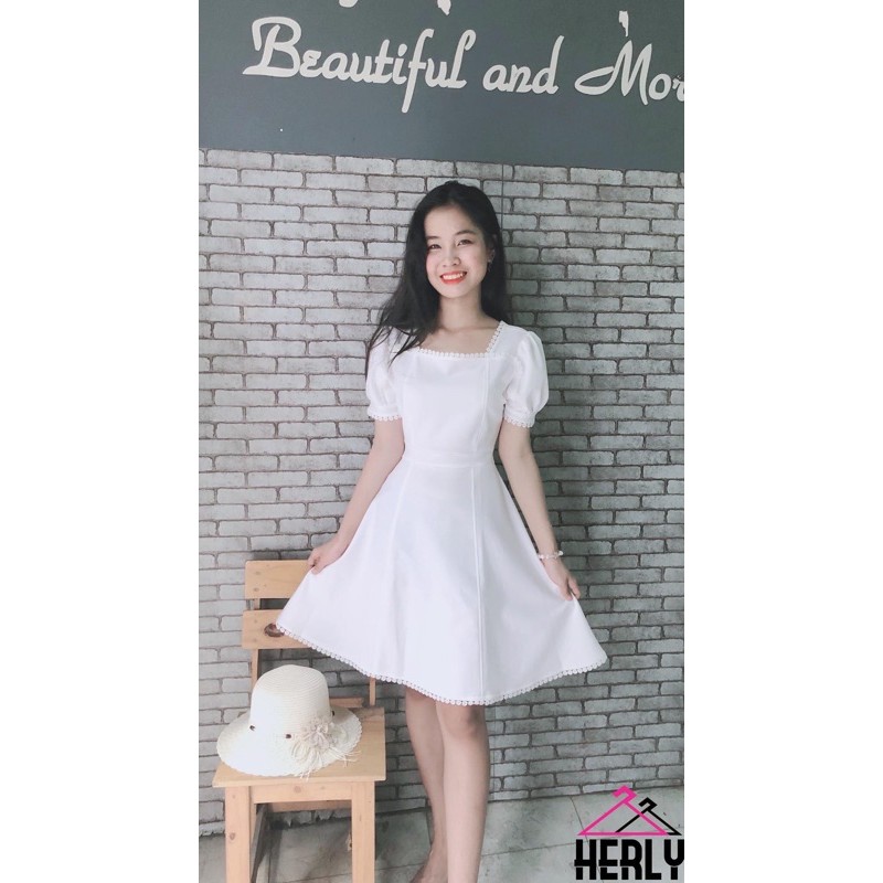 Đầm cổ U phối ren hoa dáng xoè