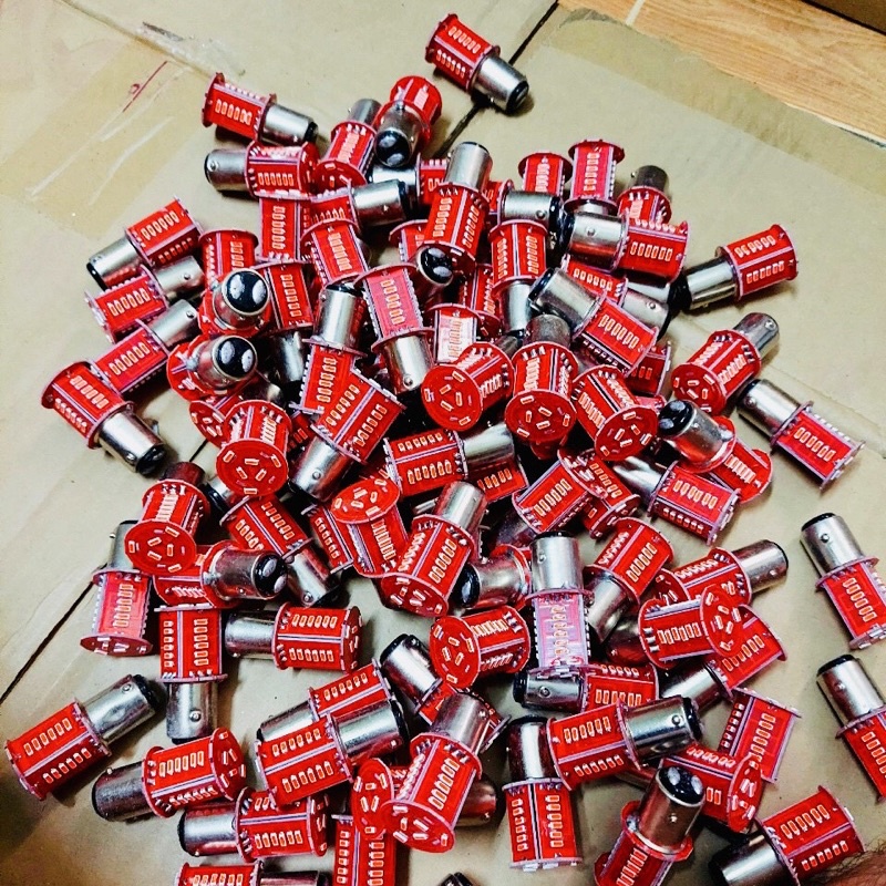 Bóng lái chớp F1 chạy kiểu Audi  cho xe máy - giá 1 bóng - đồ chơi xe máy