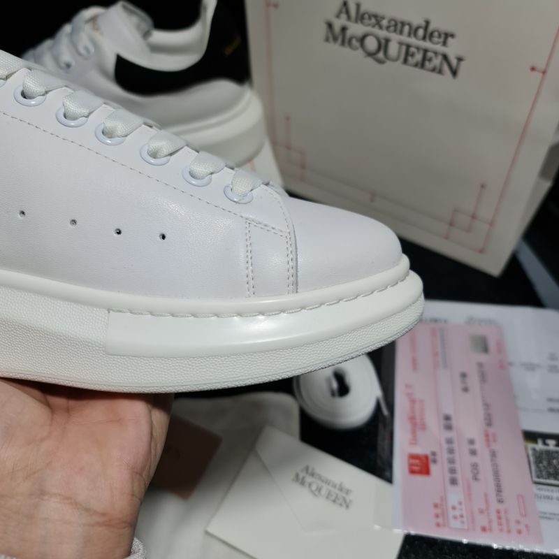 Mc Queen Nam Nữ Giày McQueen Trắng Gót Đen Nhung Da Bò Cao Cấp