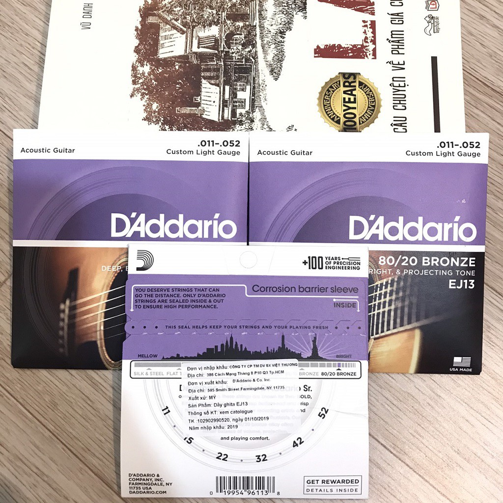 Dây Đàn Guitar Acoustic D'Addario EJ13, Custom Light, 11-52, 80/20 Bronze ( Hàng Chính Hãng )