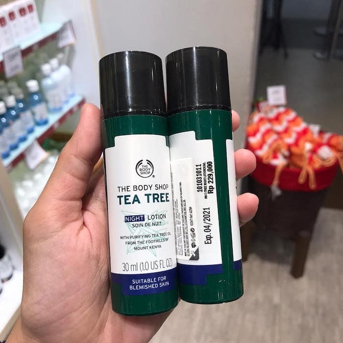 Sữa dưỡng ẩm đêm cho da mụn tea tree the body shop night lotion 30ml