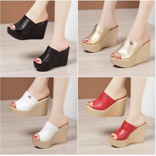 Dép xuồng phụ kiện sang chảnh