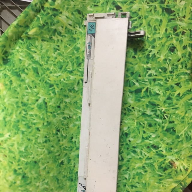 Thanh nhựa trước canon 3300 tháo máy