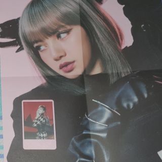 Poster và card trong album