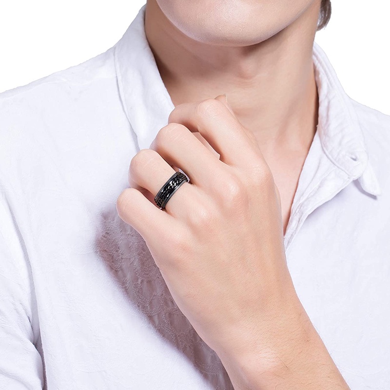 Hàng Có Sẵn] Nhẫn Thép Titan Khắc Họa Tiết Dây Xích Có Thể Xoay Được Cho Nam