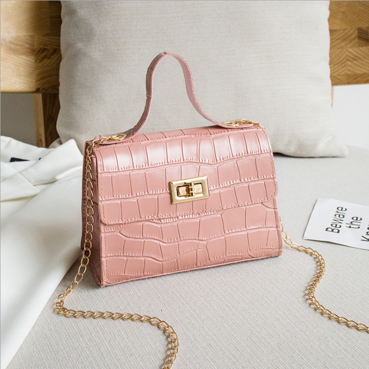 TÚI ĐEO CHÉO MINI DÂY XÍCH VÂN CÁ SẤU SIÊU XINH FASHION& BAG 2021 KDR-TDC360 KODOROS